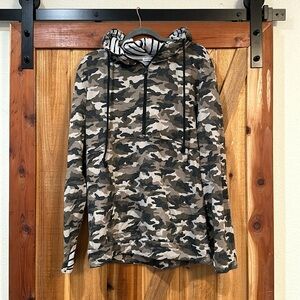 1X camouflage hoodie with half zip